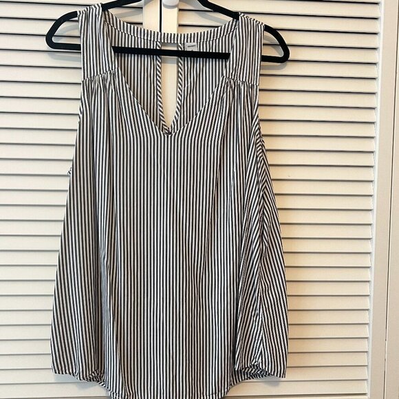 Tops - Old Navy Pinstriped Sleeveless Top Size XL